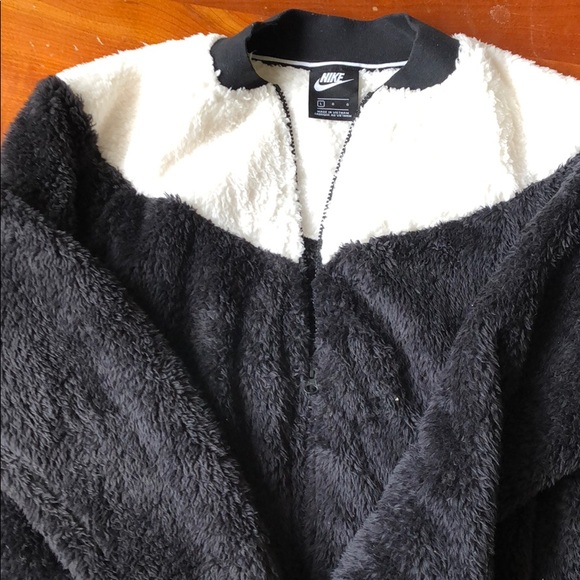 Nike fluffy jacket Clearance